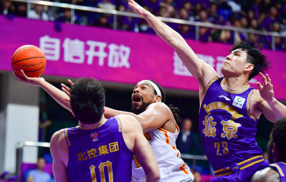 风云突变!巴塞罗那窗口期扳平良机,CBA季后赛版图或变,底气十足,赛程密集仍需轮换的简单介绍 风云突变!巴塞罗那窗口期扳平良机,CBA季后赛版图或变,底气十足,赛程密集仍需轮换的简单介绍