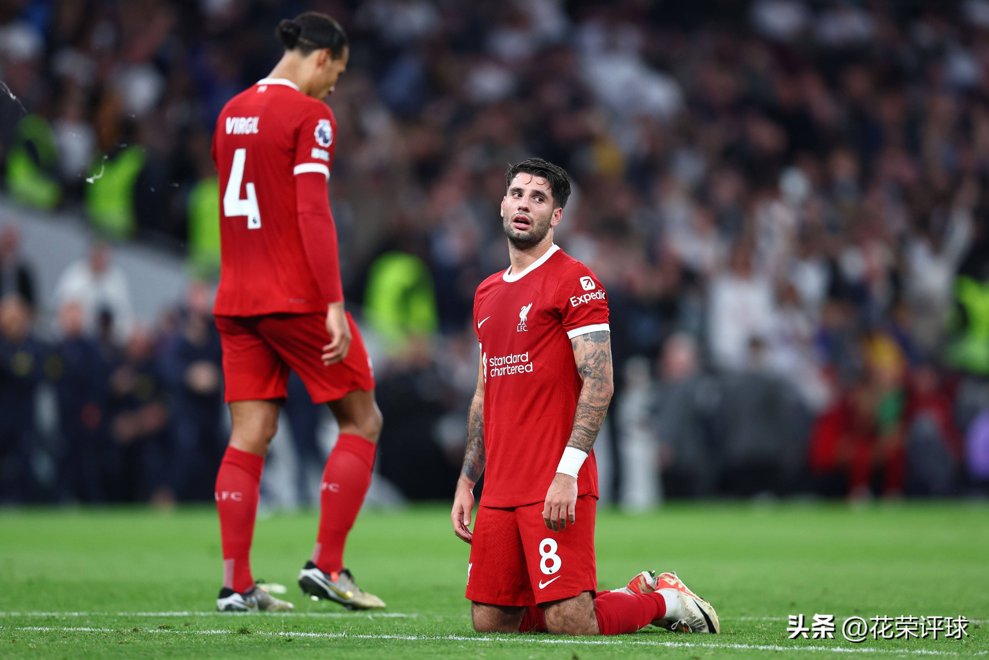 雷速网页版 -包含利物浦训练开放日，关键时刻回应争议引欢呼，英超在即，细节决定成败的词条