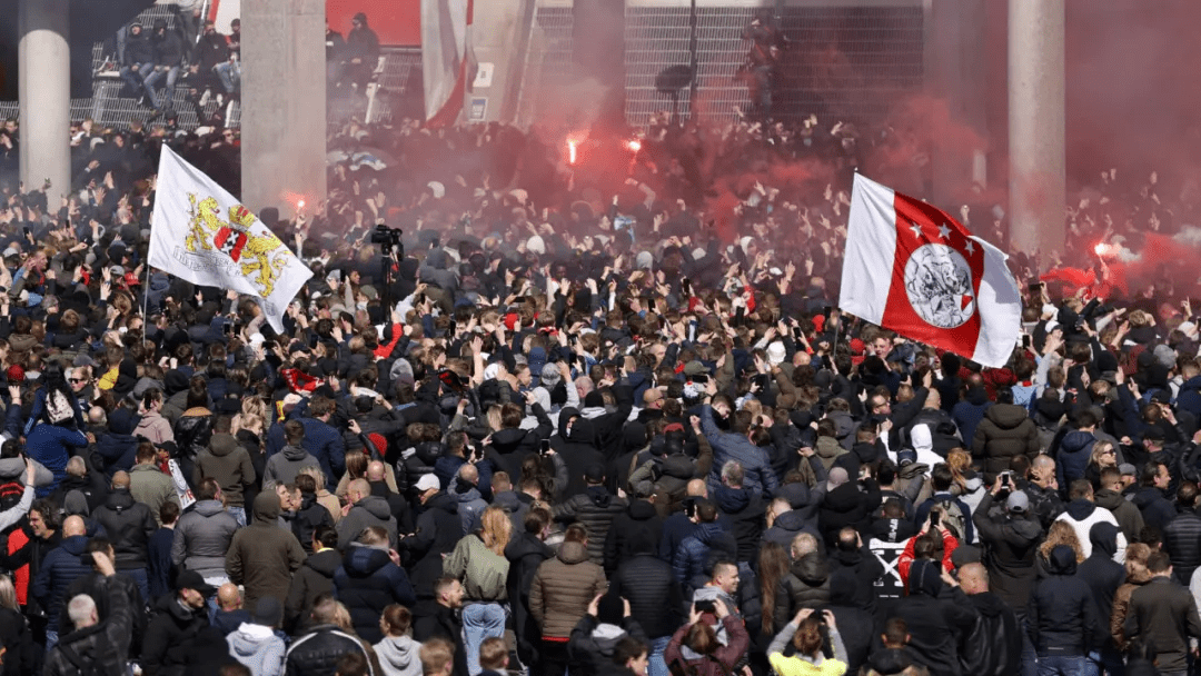 雷速体育 -关于今晚全明星赛传出新动向，费耶诺德强势反弹，管理层表态——气氛紧张，训练强度明显提升的信息